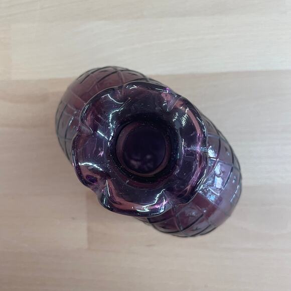 Clevenger Brothers Amethyst Diamond Pattern Handblown Glass Vase - Picture 4 of 4